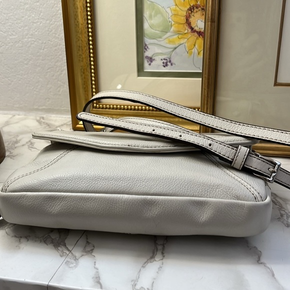 Tiganello Leather Crossbody Grey Zip Top Graphic Satin Lining Vintage SO CUTE - Picture 11 of 15